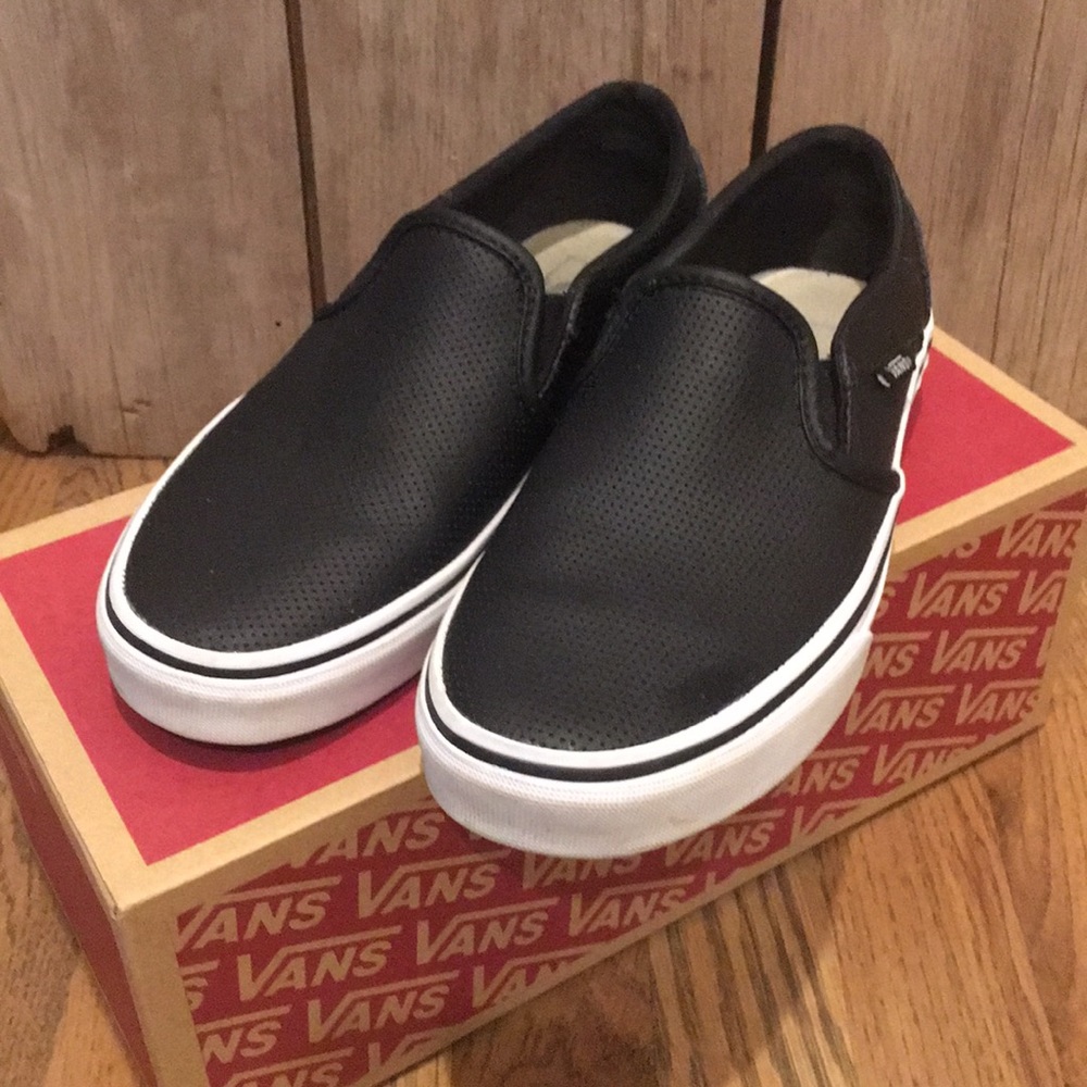 Women’s Black Asher Slip-On Vans